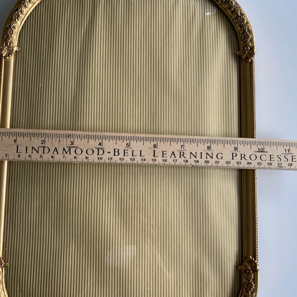 Vintage Elegant Gold Ornate Oval picture frame - Picture 6 of 16